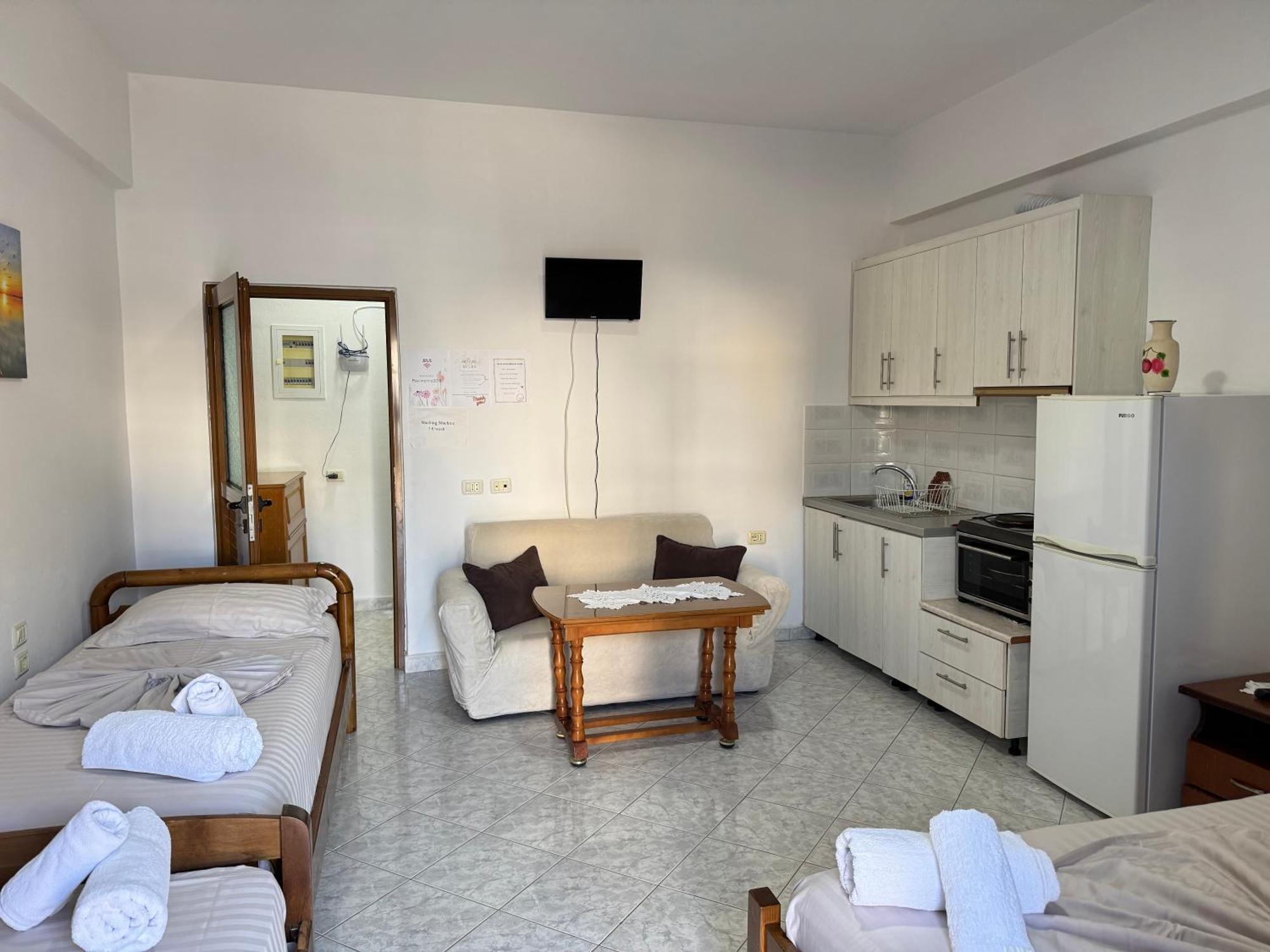 Holiday Rooms *